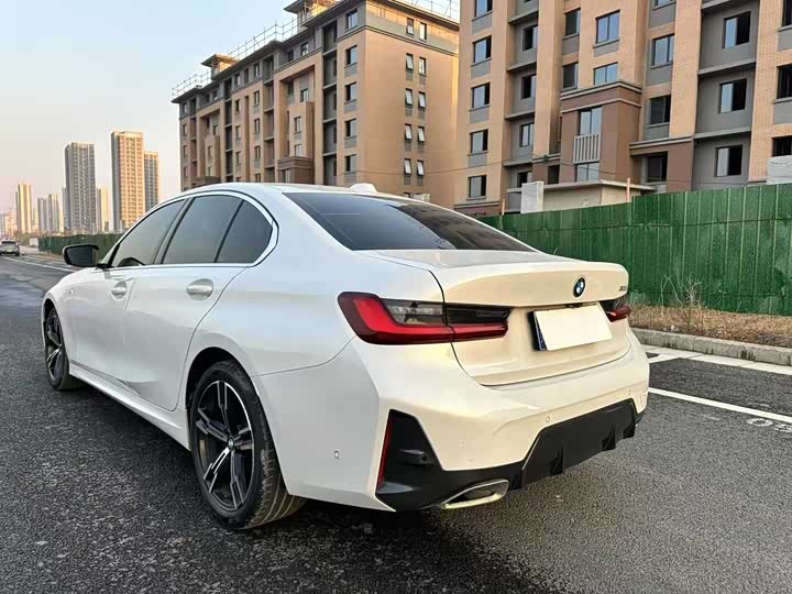 Photo 7 - BMW 3 Series