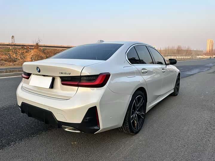 Photo 9 - BMW 3 Series