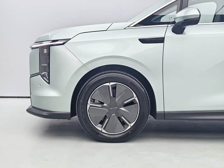 Фото 6 - Maxus Mifa 7