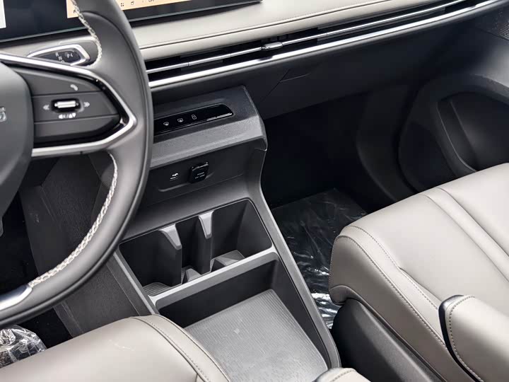 Фото 9 - Maxus Mifa 7