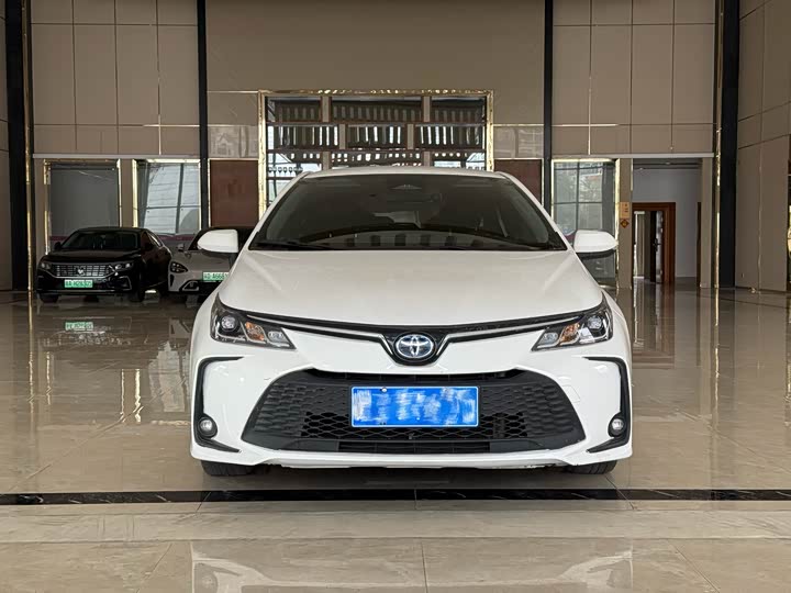 Photo 2 - Toyota Corolla