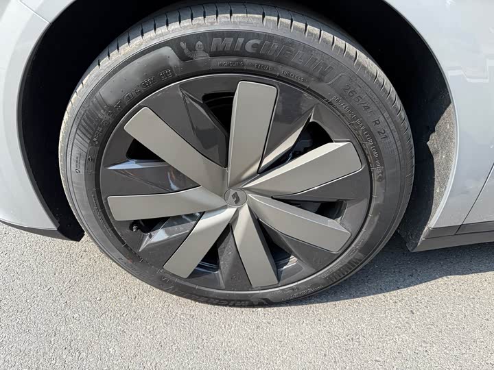 Фото 5 - LiXiang i8