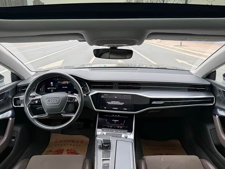 Фото 6 - Audi A7L