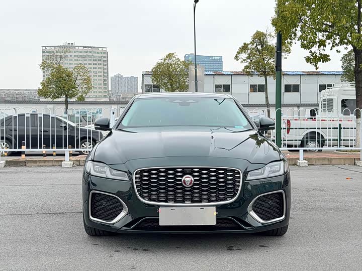 Фото 2 - Jaguar XF L