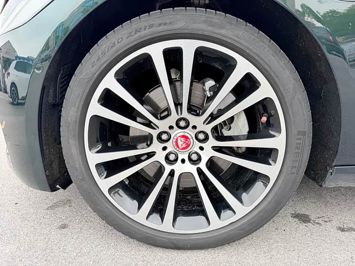 Фото 5 - Jaguar XF L