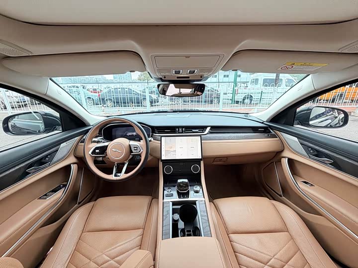 Фото 9 - Jaguar XF L