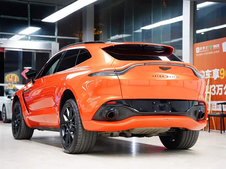 Фото 2 - Aston Martin DBX