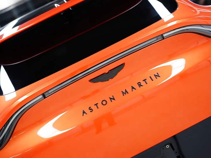 Фото 9 - Aston Martin DBX