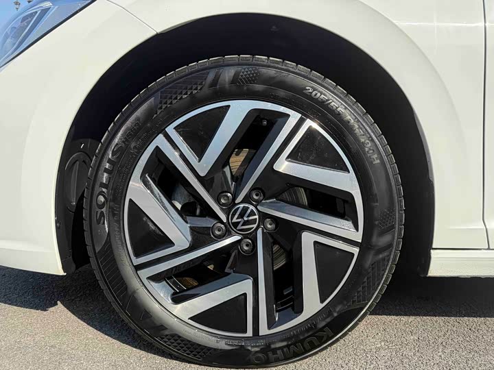 Фото 8 - Volkswagen Sagitar L