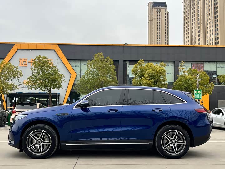 Фото 7 - Mercedes-Benz EQC