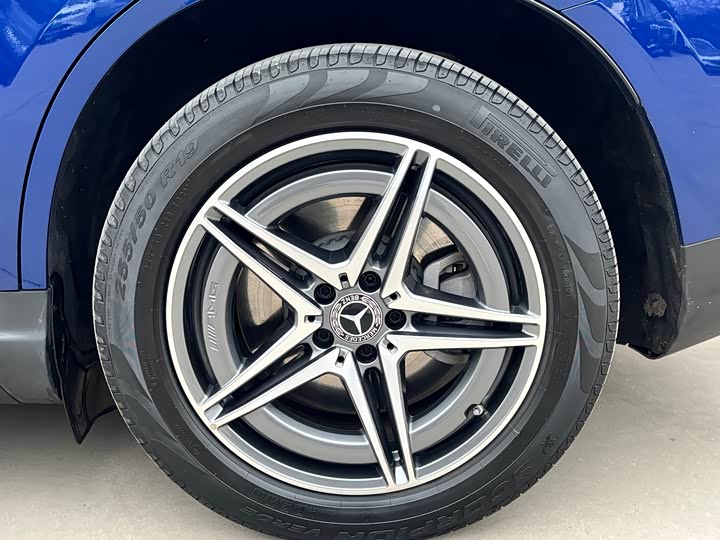 Фото 8 - Mercedes-Benz EQC