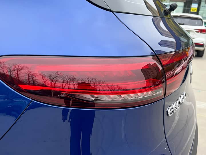 Фото 9 - Mercedes-Benz EQC