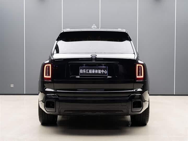 Фото 6 - Rolls-Royce Cullinan