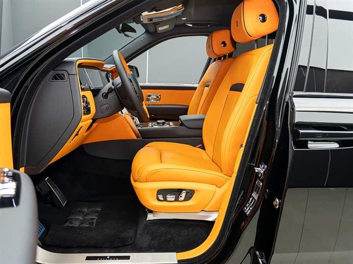 Фото 9 - Rolls-Royce Cullinan