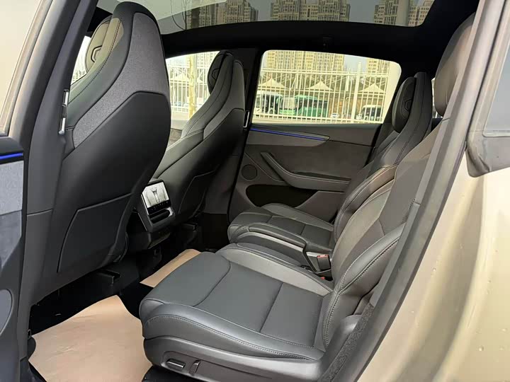 Фото 6 - Tesla Model Y