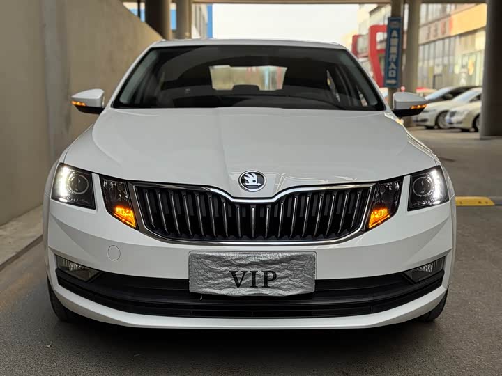 Photo 2 - Skoda Octavia Pro