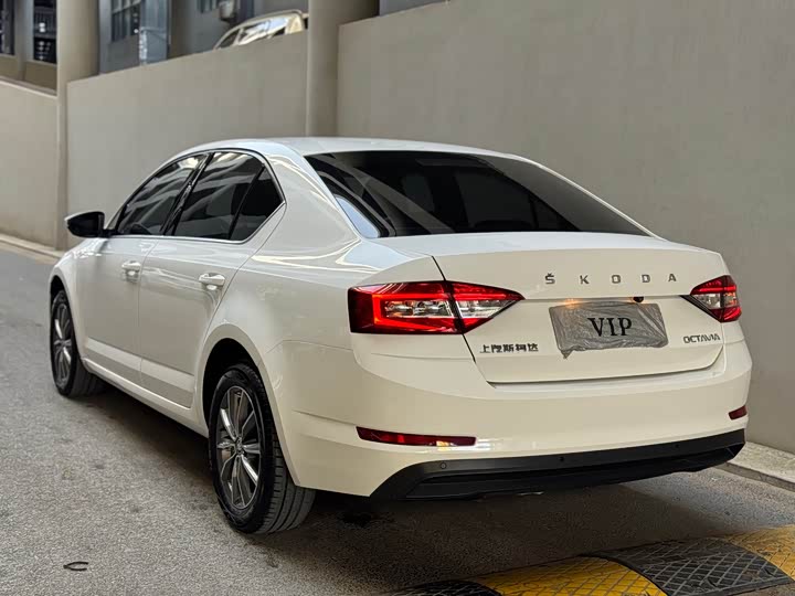 Photo 4 - Skoda Octavia Pro