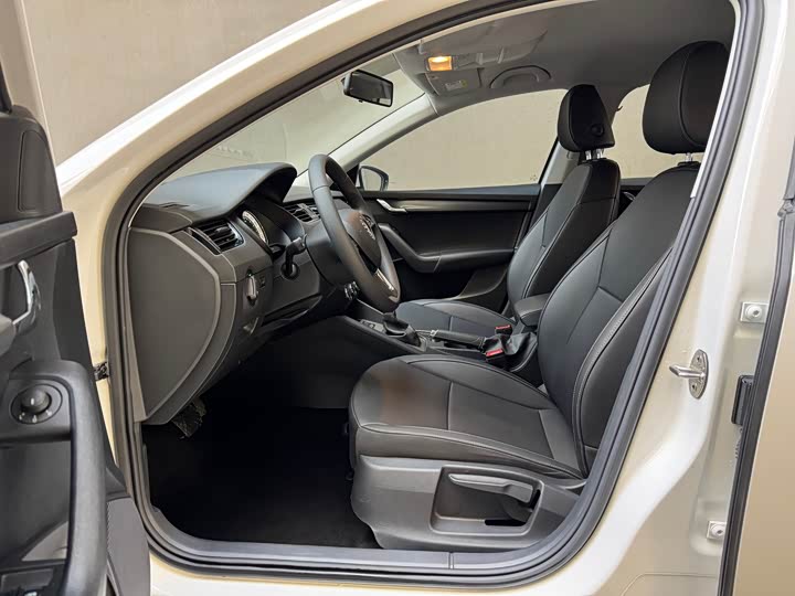 Photo 6 - Skoda Octavia Pro