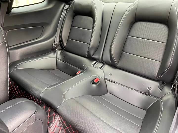 Photo 6 - Ford Mustang