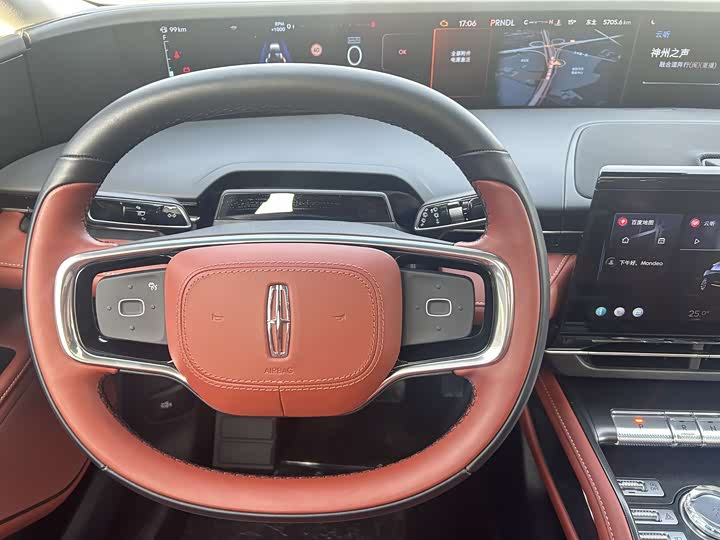 Фото 7 - Lincoln Nautilus