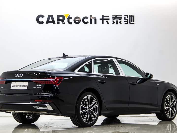 Фото 5 - Audi A6L