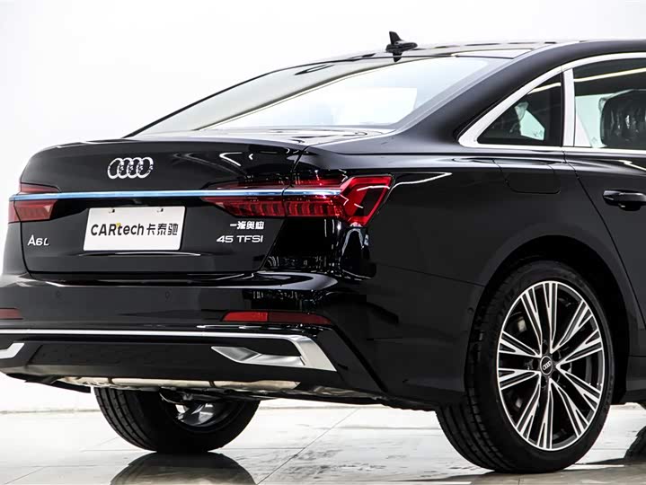 Фото 9 - Audi A6L