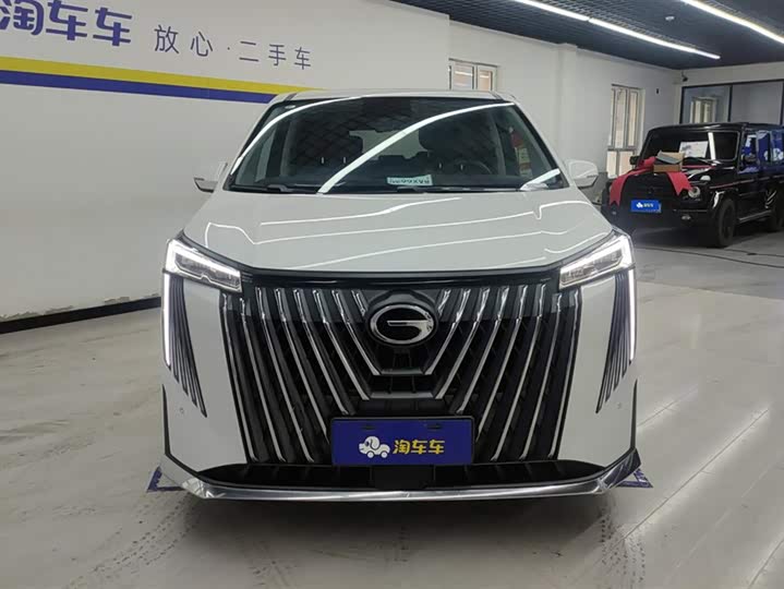 Фото 2 - GAC Trumpchi M8