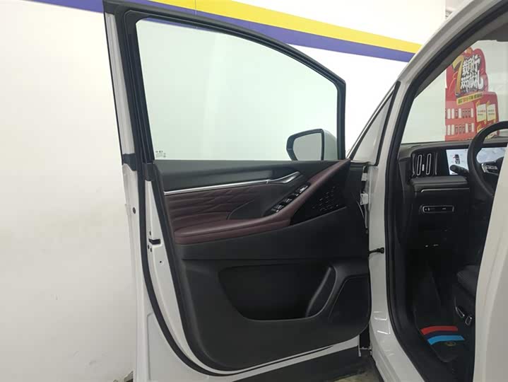 Фото 7 - GAC Trumpchi M8