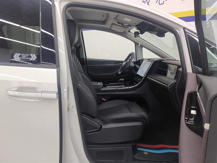 Фото 8 - GAC Trumpchi M8