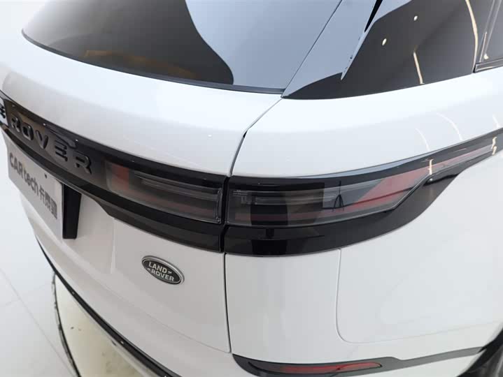 Фото 9 - Land Rover Range Rover Velar