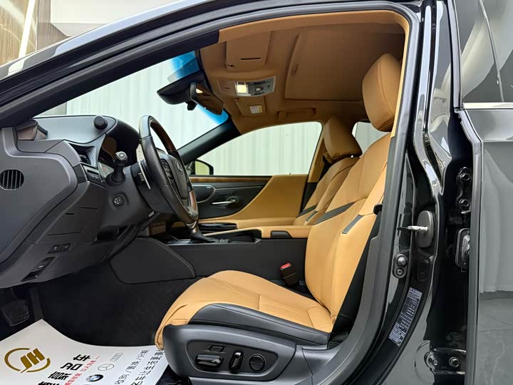 Фото 4 - Lexus ES