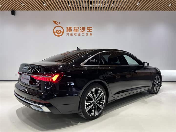 Фото 4 - Audi A6L