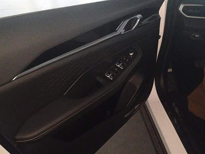 Photo 7 - Geely Coolray