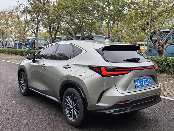 Photo 4 - Lexus NX