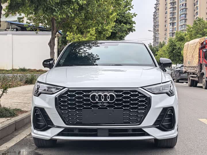Фото 2 - Audi Q3 Sportback