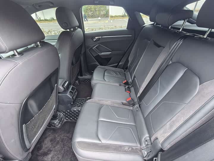 Фото 9 - Audi Q3 Sportback