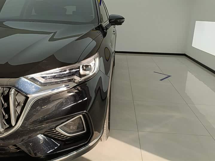 Photo 5 - Hongqi HS5