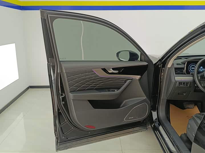 Photo 7 - Hongqi HS5