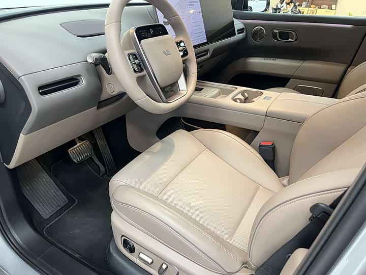 Фото 4 - LiXiang i6