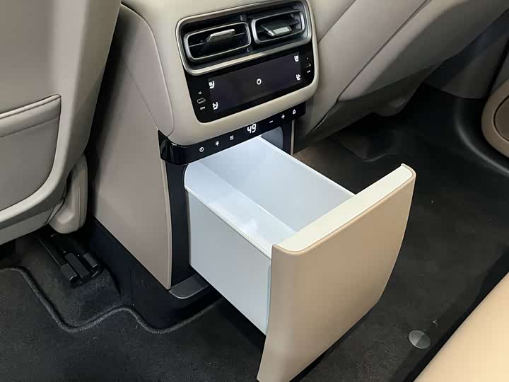 Фото 9 - LiXiang i6