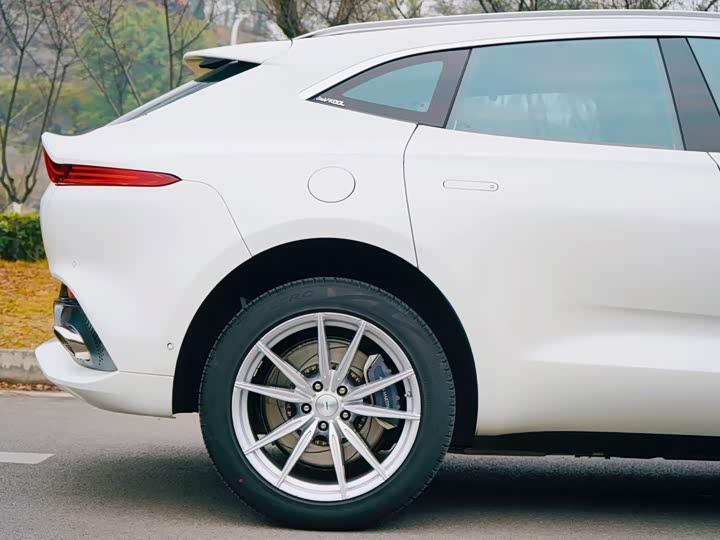 Фото 7 - Aston Martin DBX