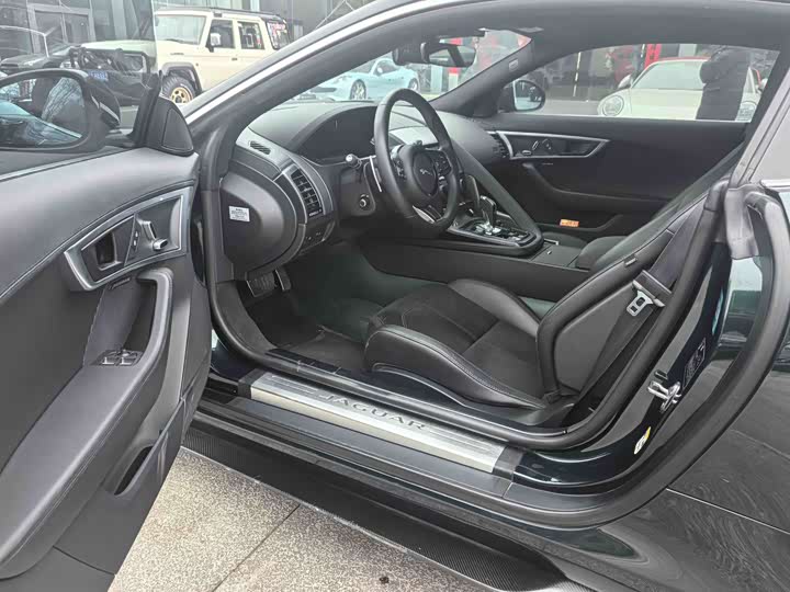 Фото 3 - Jaguar F-Type