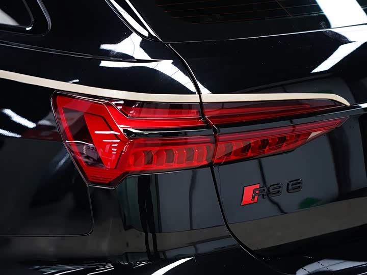 Фото 4 - Audi RS 6