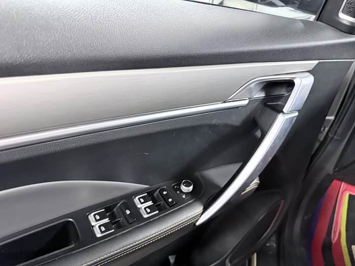 Photo 8 - Geely Coolray