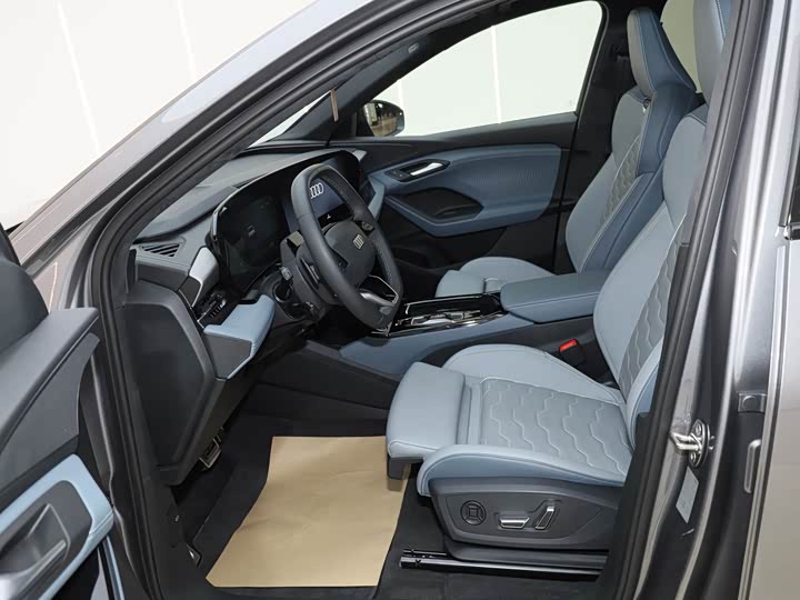 Фото 6 - Audi Q6L e-tron