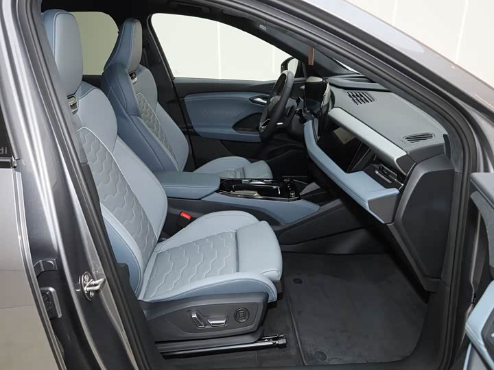 Фото 9 - Audi Q6L e-tron