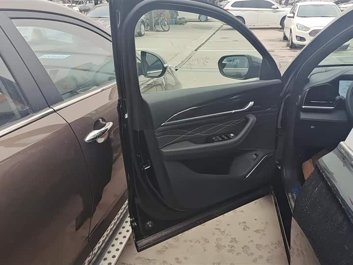 Фото 7 - Geely Monjaro