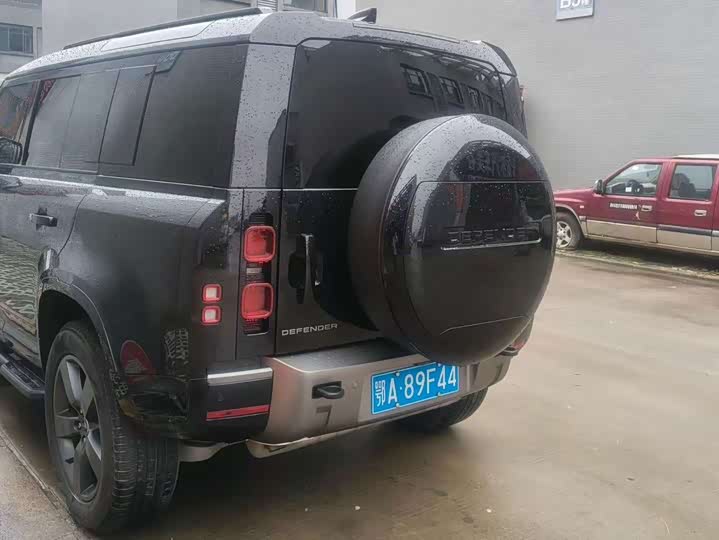 Фото 9 - Land Rover Defender