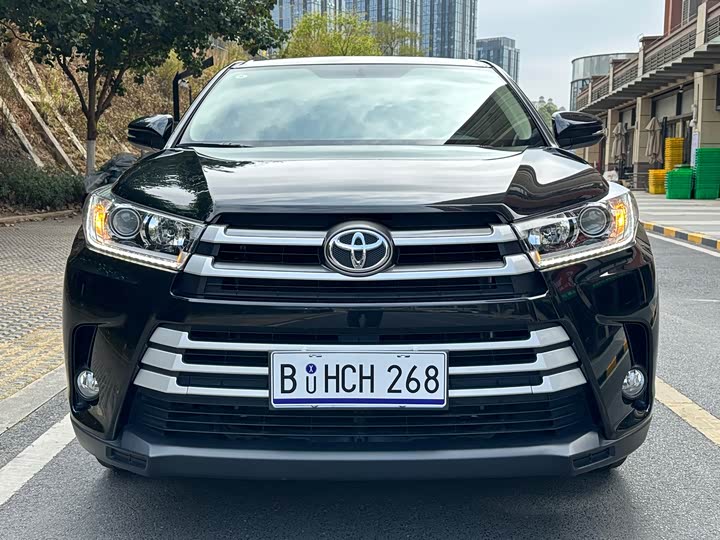 Фото 2 - Toyota Highlander