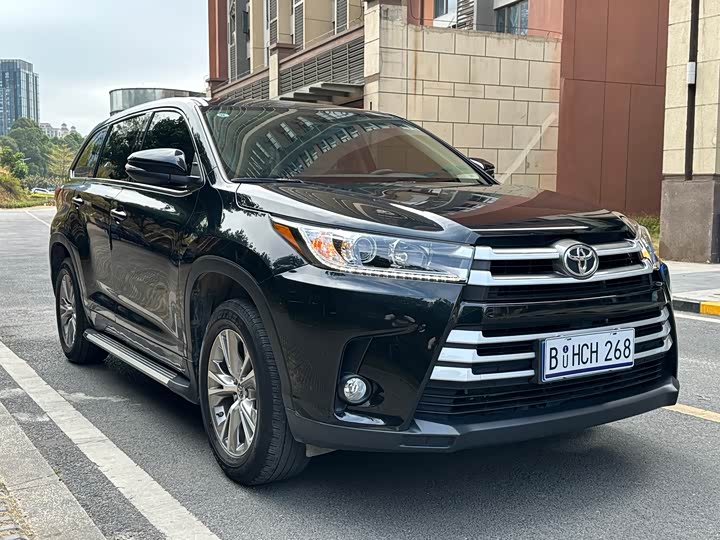 Фото 3 - Toyota Highlander